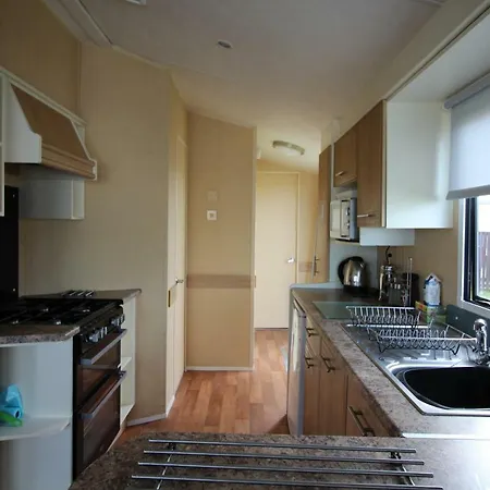 Spacious Open Plan Willerby Rio 2-bedroom Caravan Filey